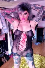 Redhotrio 's gallery photo 16