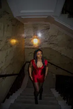 Amira's main photo 1