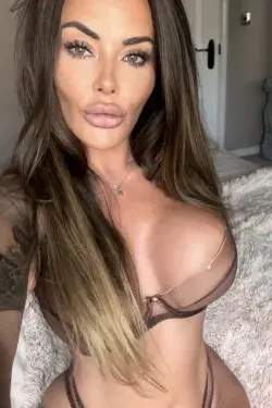 ScarletMay's main photo 2