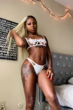 Hot Liz's main photo 2